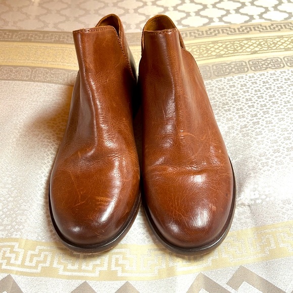 Frye low profile shoe/boot. - Picture 2 of 4